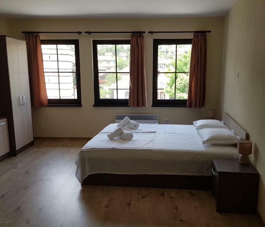 Часовника Hotel Trjavna Kültér fotó