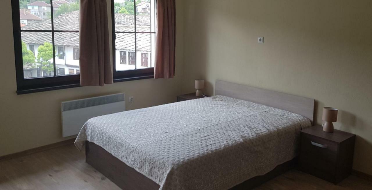Часовника Hotel Trjavna Kültér fotó